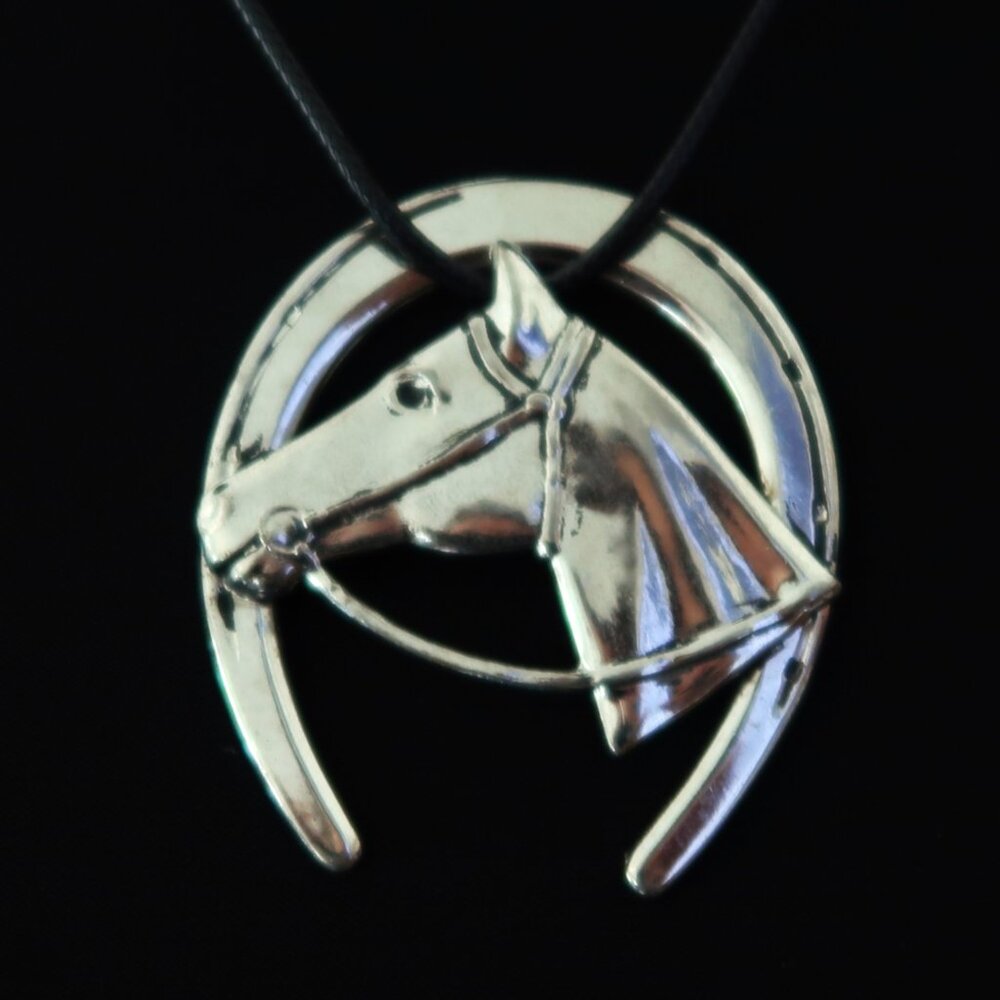 Western Horse Showmanship Horseshoe Silver Tone Pendant Necklace 2 Inch Long - Picture 4 of 4